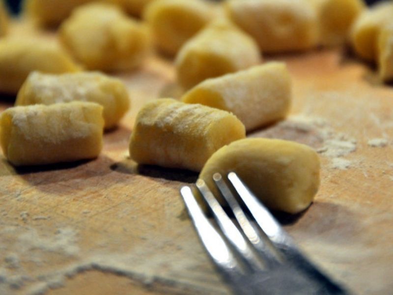 gnocchi-pomodoro-making