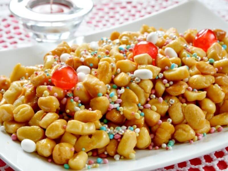 what-is-struffoli