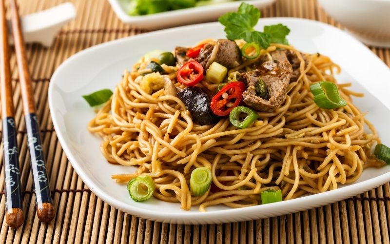 is chow mein or lo mein healthier