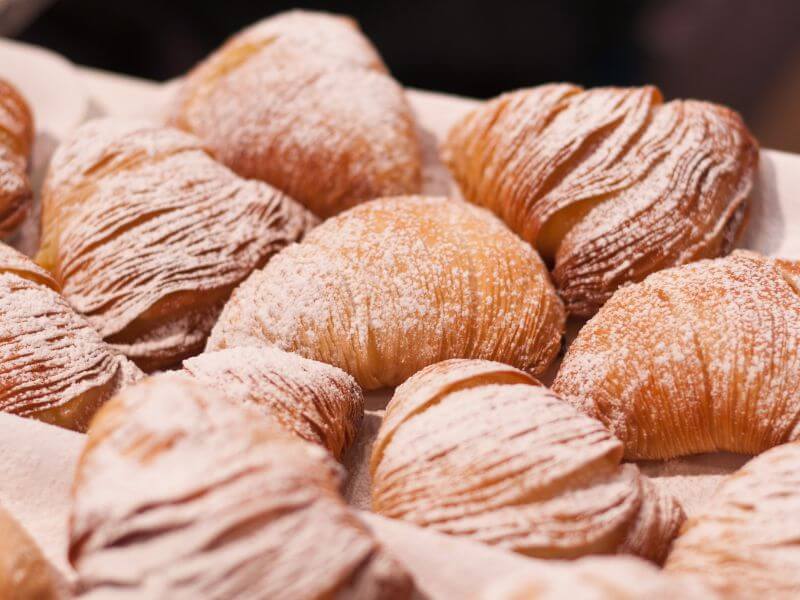 italian-pastries-sfogliatella